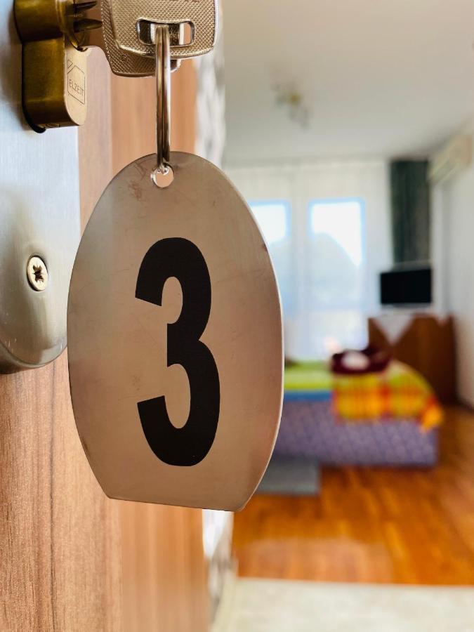 Gabi Haz Apartmanok*** Hajdúszoboszló Buitenkant foto